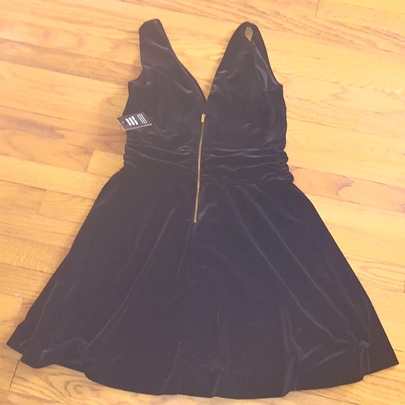 NWT Express Velvety Evening Dress ❤️ Size M - Picture 4 of 9